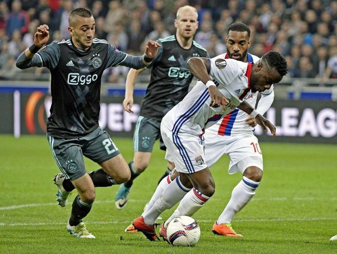 现出色的乌 现出色的乌